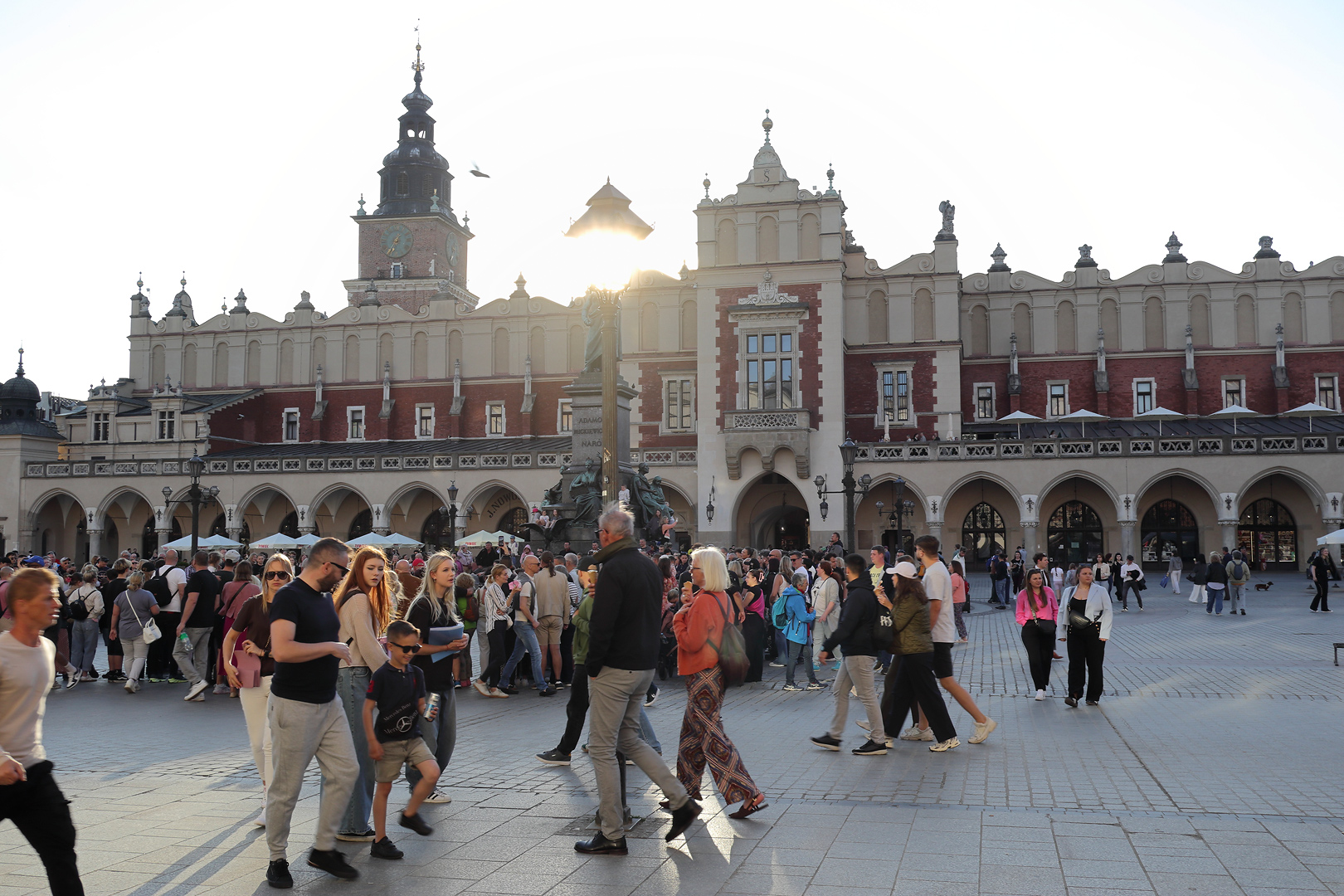Женски народен хор 'София' пя
на международен хоров конкурс
Victoria Cracow в Краков
10-12 май, 2026